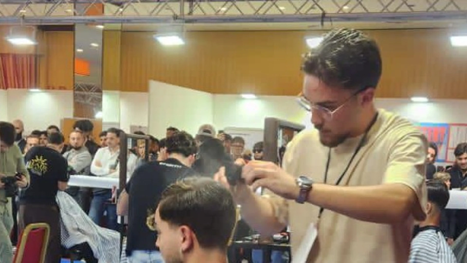 A Paestum si corona il sogno dell’acconciatore praticante Eduardo Caldieri. Per lui il quarto posto al Barber match 2025.